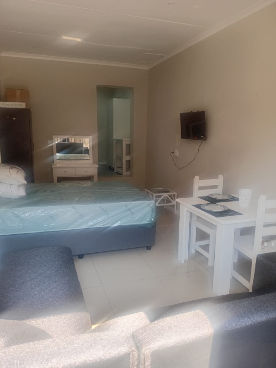 To Let 1 Bedroom Property for Rent in Humewood Eastern Cape